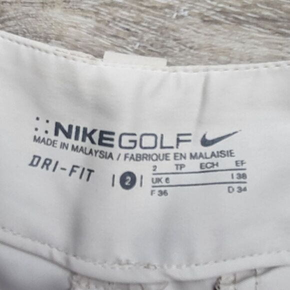 Women's Nike golf shorts size 2 Bermuda length cream colored - Picture 3 of 11